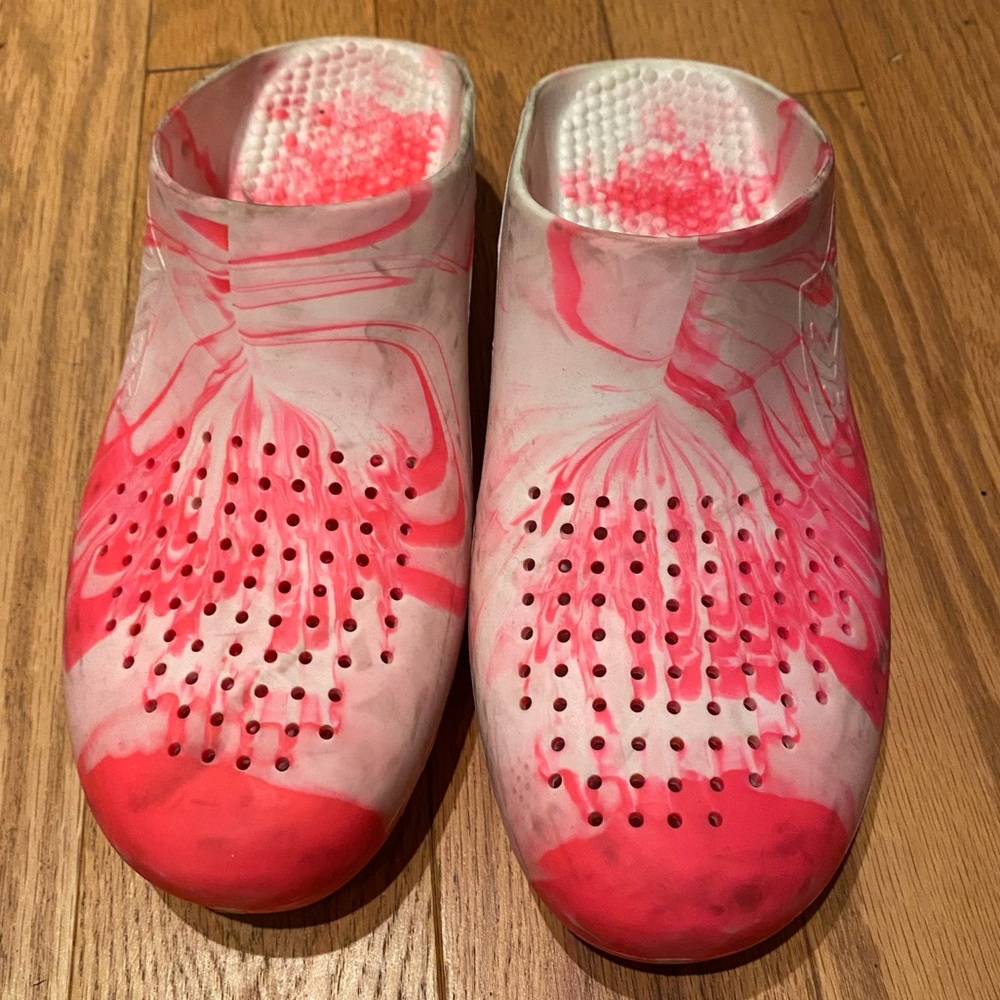 Bihos Padova Italy Pink and White Clogs